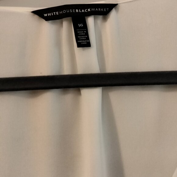 Ivory sheer, lined blouse. Size 16. - Picture 2 of 6